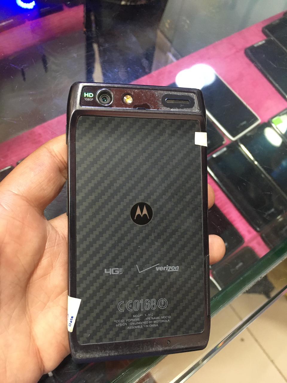 Motorola DROID RAZR XT912 1GB Ram 8GB Storage 4.3 inches Display