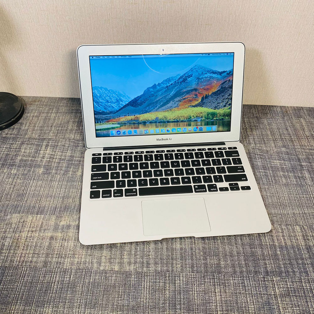 Apple MacBook Air 2015 | 128GB SSD | 4GB RAM | 1.6GHz Intel Core